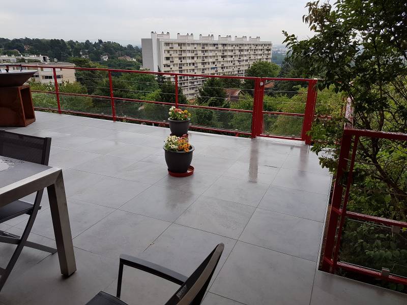 Métallerie fabricant de barrière sur mesure, pour sécuriser une terrasse sur Caluire