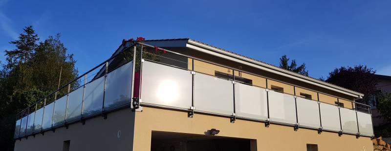 Réalisation et pose de garde-fou sur mesure contre une terrasse neuve dans la Vallée d'Azergues (69)